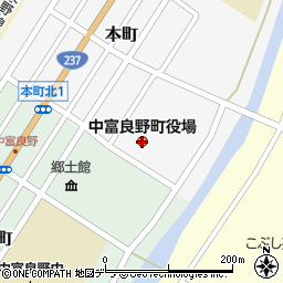 旭川信用金庫中富良野支店周辺の地図