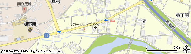 徳島県板野町（板野郡）西中富（喜多居地）周辺の地図