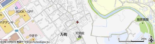 大阪府和泉市万町303周辺の地図