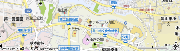 ウエルシア薬局亀山東御幸町店周辺の地図