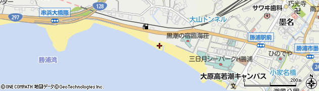 勝浦中央海水浴場周辺の地図