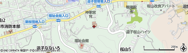 逗子市役所　教育研究所周辺の地図