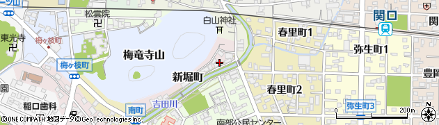 岐阜県関市新堀町17周辺の地図