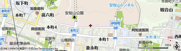 足立敷物店周辺の地図