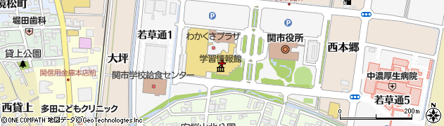 関市立図書館周辺の地図