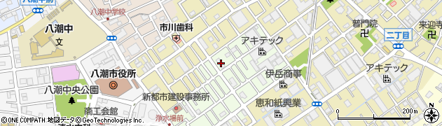 埼玉県八潮市中馬場25周辺の地図