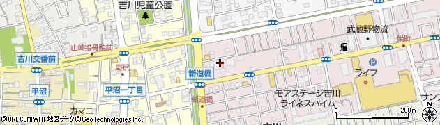 埼玉県吉川市栄町702周辺の地図