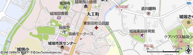 東新田公民館周辺の地図