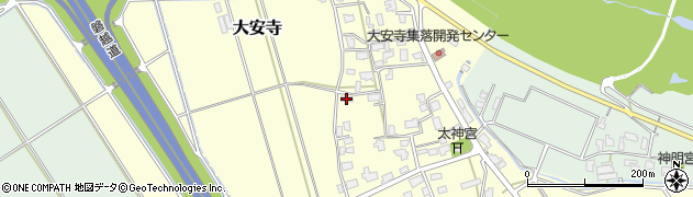 新潟県新潟市秋葉区大安寺409周辺の地図