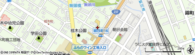 旭川日産富良野店周辺の地図
